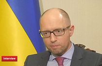 Il premier dimissionario Yatseniuk: "L'Ucraina lotterà ancora per la libertà"