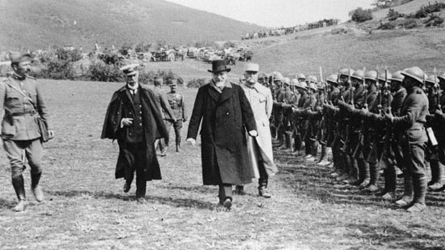 La Grèce entre en guerre