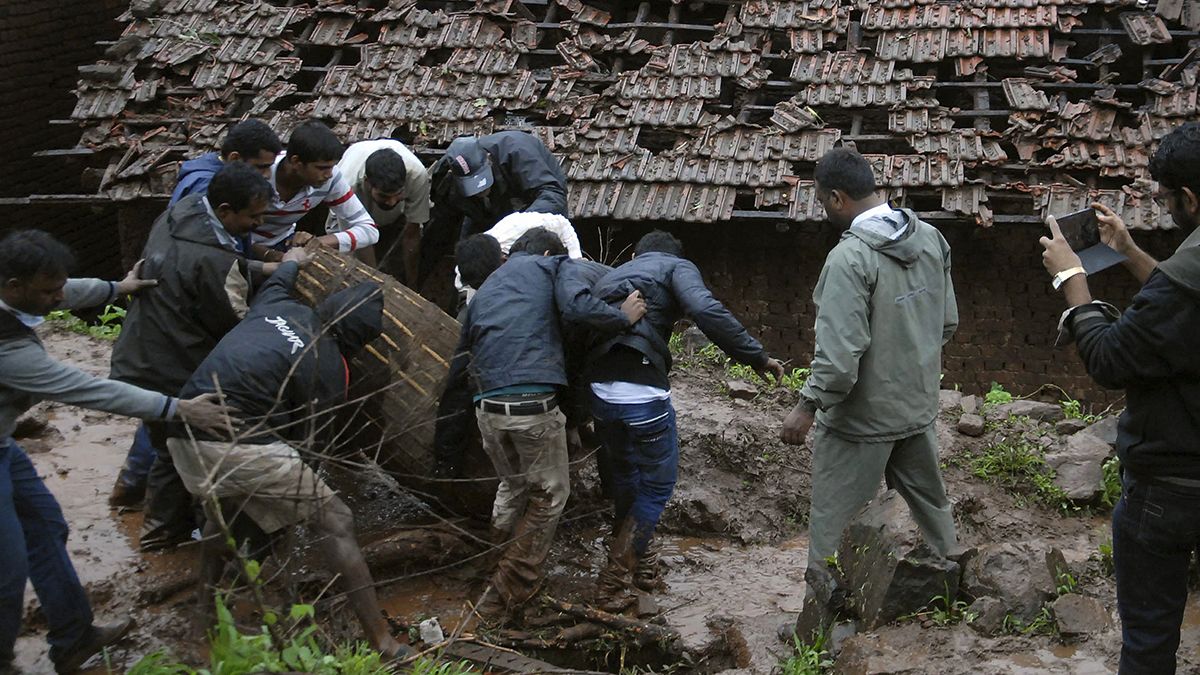India, cinque sopravissuti a Malin. 25 morti, ma in 160 mancano all’appello