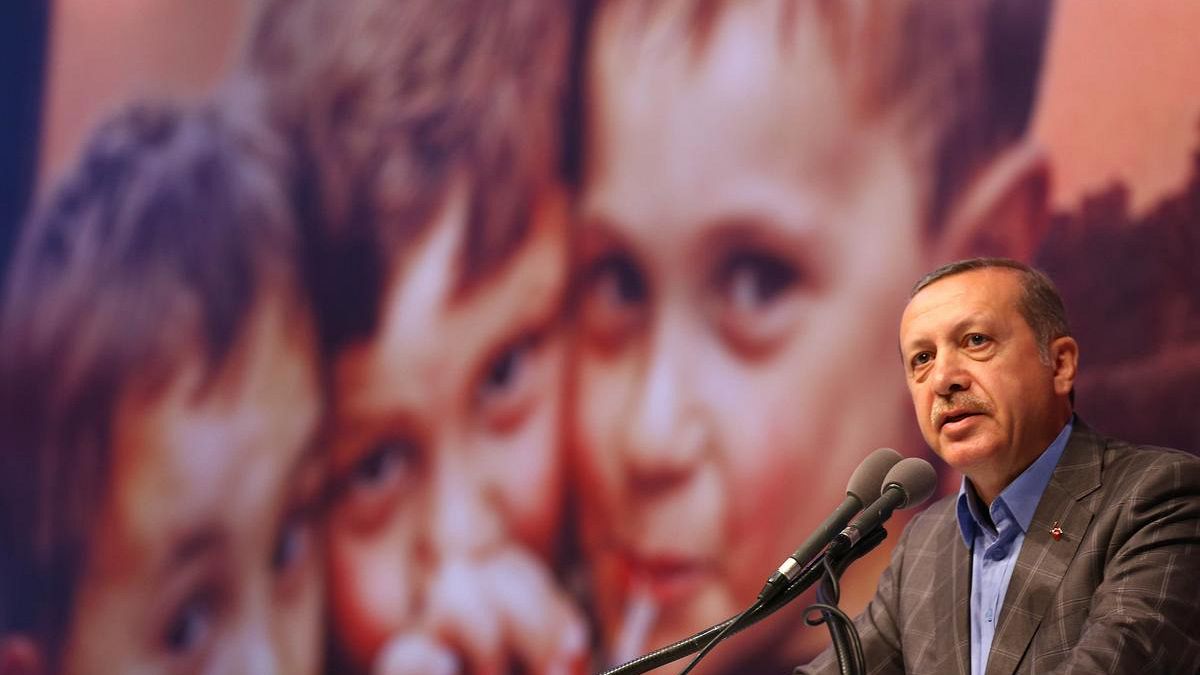 رئيس الوزراء التركي يقارن اساليب اسرائيل بتلك التي اعتمدها هتلر