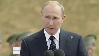 Πουλί κουτσουλάει τον Πούτιν ενώ βγάζει λόγο