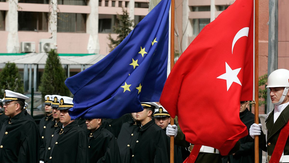 Relação tensa com Turquia deixa UE muito atenta às eleições