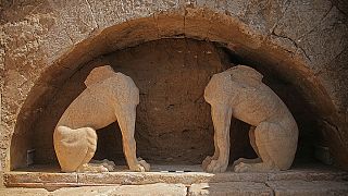 Αμφίπολη: Σε πλήρη εξέλιξη οι εργασίες των αρχαιολόγων στο ταφικό μνημείο