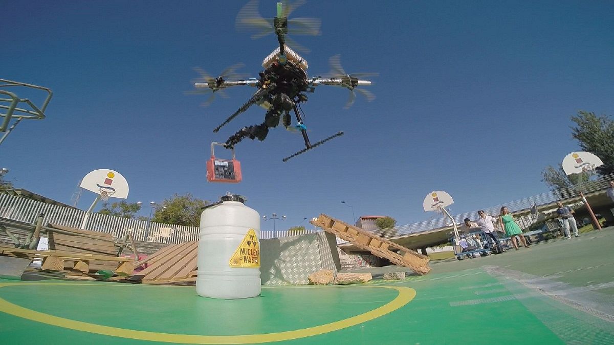 Летающие роботы изменят жизнь человека