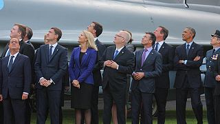 Non, la photo de François Hollande au sommet de l’OTAN n’a pas été recadrée