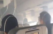 Βίντεο: Αναγκαστική προσγείωση αεροπλάνου - Οι επιβάτες κατέγραψαν το περιστατικό
