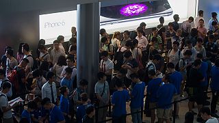 Colas en las tiendas Apple a la espera del iPhone 6