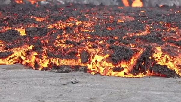 Watch: creeping red-hot lava from Bardarbunga volcano in Iceland Watch: creeping red-hot lava from Bardarbunga volcano in Iceland