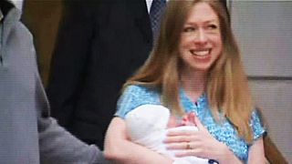 En vidéo : première apparition pour Chelsea Clinton avec sa fille Charlotte