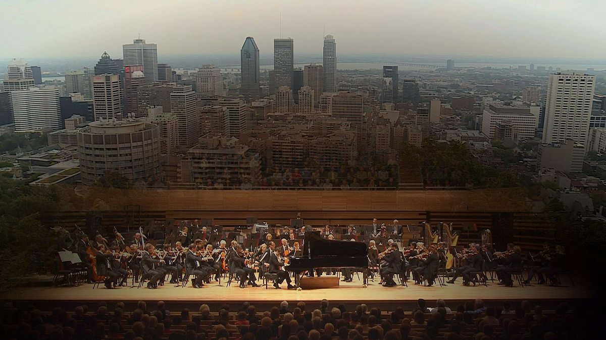 اجرای قطعاتی از سن سانز، پیانیست فرانسوی، در سالن اپرای مونترال