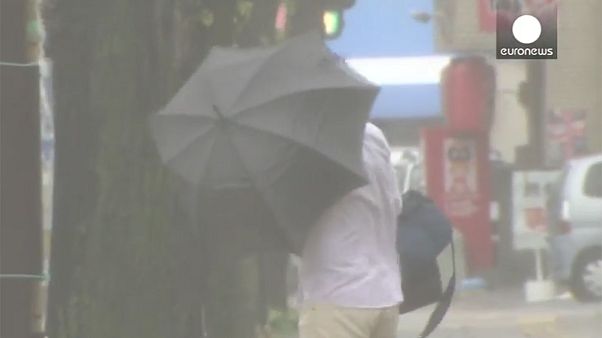 Βίντεο: Στο έλεος του τυφώνα Βονγκφόνγκ η Ιαπωνία Βίντεο: Στο έλεος του τυφώνα Βονγκφόνγκ η Ιαπωνία