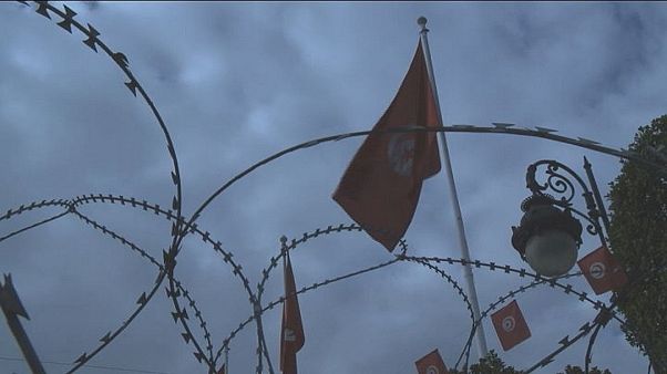 Τα ανθρώπινα δικαιώματα στην Τυνησία Τα ανθρώπινα δικαιώματα στην Τυνησία