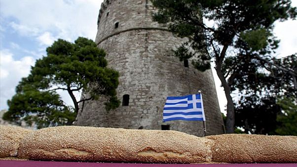 Κουλούρι “τύλιξε” τον Λευκό Πύργο και χτυπάει Γκίνες Κουλούρι “τύλιξε” τον Λευκό Πύργο και χτυπάει Γκίνες