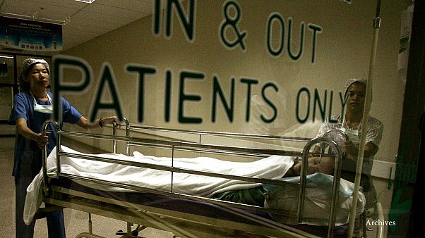 Un hombre con parálisis vuelve a caminar gracias a un tratamiento pionero Un hombre con parálisis vuelve a caminar gracias a un tratamiento pionero