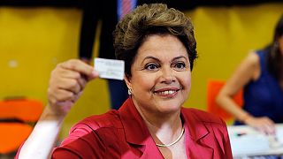 Brasil: Dilma Rousseff vence Aécio e é reeleita Presidente