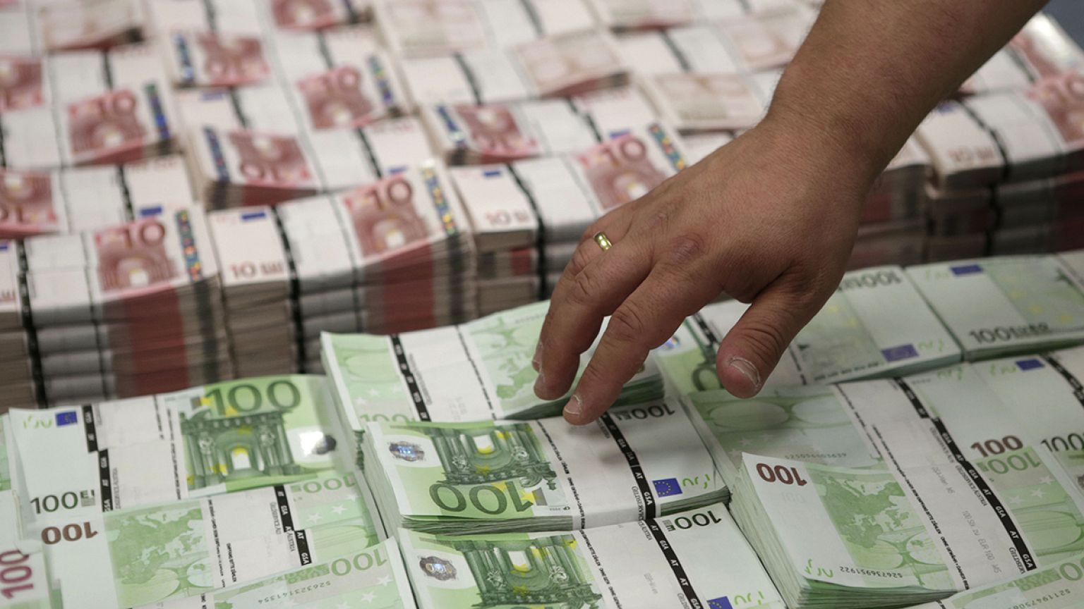 LuxLeaks: Μυστικές φορολογικές συμφωνίες ανάμεσα σε 340 πολυεθνικές