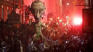 Des effigies de Poutine et Barroso brûlées lors des célébrations du 5 novembre au Royaume-Uni