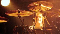 Ο ντράμερ των AC/DC κατηγορείται ότι προσέλαβε εκτελεστή για να δολοφονήσει δύο ανθρώπους