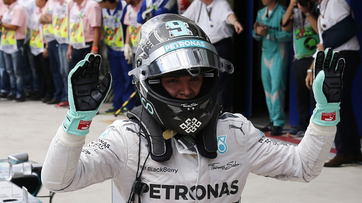 Rosberg még reménykedhet, Márquez rekorder