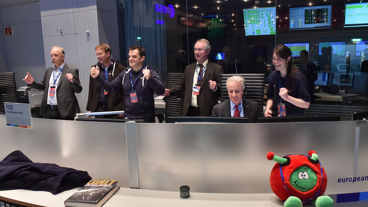 Rosetta's Philae lands on comet 67P and enters the history books