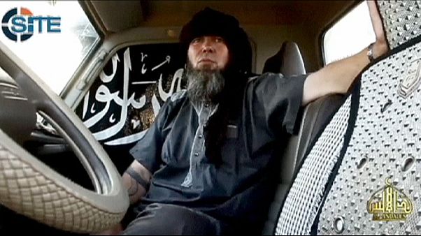 AQMI diffuse une vidéo de deux otages européens AQMI diffuse une vidéo de deux otages européens