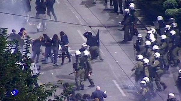 Scontri ad Atene a margine del corteo del 17 novembre Scontri ad Atene a margine del corteo del 17 novembre