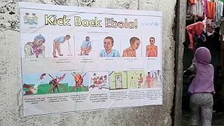 مساعدات اضافية من الاتحاد الاوروبي الى المنظمات الانسانية الافريقية من اجل مكافحة وباء ايبولا.