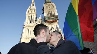 Η ομοφυλοφιλία ειναι και θέμα γονιδίων; – Τι υποστηρίζει νέα επίμαχη έρευνα