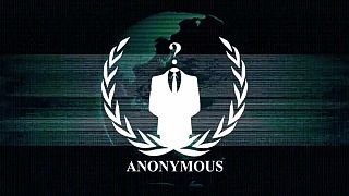 Az Anonymous hekkercsoport a Twitteren háborúzik a Ku Klux Klánnal