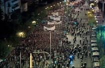Grécia: Distúrbios na celebração do 41º aniversário de revolta estudantil
