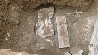 Συνεχίζονται οι αρχαιoλογικές... ανακαλύψεις! Τμήμα επιτύμβιας στήλης βρέθηκε στον Κεραμεικό