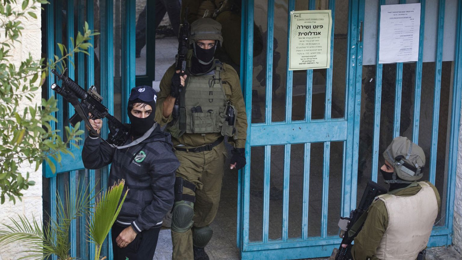 «Αστακός» η Ιερουσαλήμ μετά την επίθεση κατά της συναγωγής