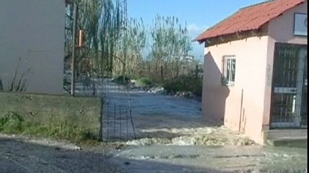 Φονικές πλημμύρες στη δυτική Αλβανία Φονικές πλημμύρες στη δυτική Αλβανία