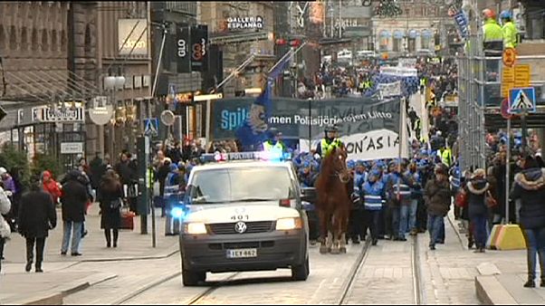 Protesta de los policías finlandeses en Helsinki para pedir más medios Protesta de los policías finlandeses en Helsinki para pedir más medios