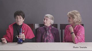 [Vidéo] Trois grand-mères fument du cannabis pour la première fois