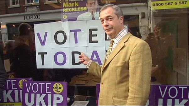 Nyerésre áll Farage pártja egy időközi választáson Nyerésre áll Farage pártja egy időközi választáson
