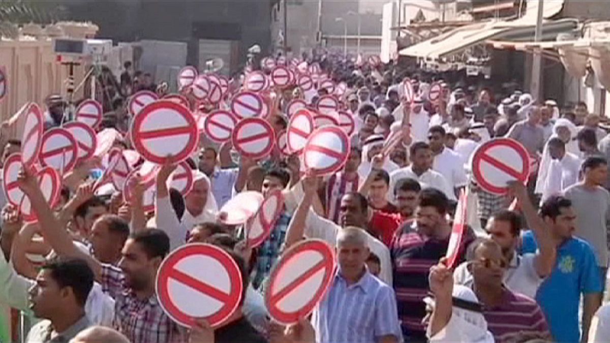 البحرينيون يقترعون في ظل مقاطعة المعارضة الشيعية