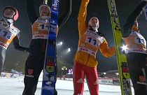 Deutsche Skispringer starten mit einem Sieg in die Saison