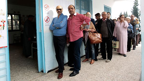 Προεδρικές εκλογές στην Τυνησία - 38.000 αστυνομικοί επιβλέπουν την διαδικασία Προεδρικές εκλογές στην Τυνησία - 38.000 αστυνομικοί επιβλέπουν την διαδικασία