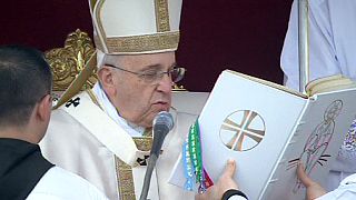 El Papa Francisco canoniza a seis personas en el Vaticano