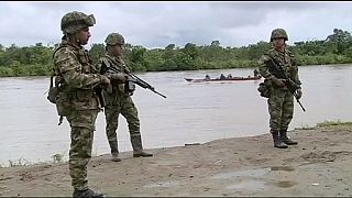 الجيش الكولومبي يعلق عملياته العسكرية للسماح بالافراج عن جنديين