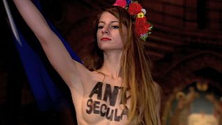 Femen grubu Strazburg'da Papa'yı protesto etti