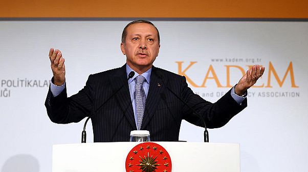 رجب طیب اردوغان: از لحاظ طبیعی زنان و مردان متفاوتند رجب طیب اردوغان: از لحاظ طبیعی زنان و مردان متفاوتند