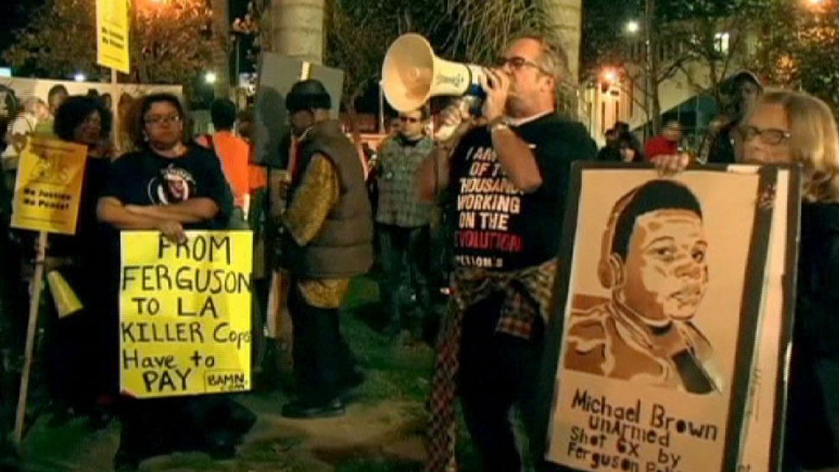 USA: manifestazioni a New York e Los Angeles dopo il verdetto di Ferguson