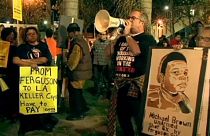 USA: manifestazioni a New York e Los Angeles dopo il verdetto di Ferguson