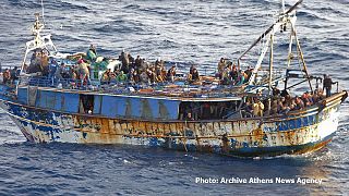 Ακυβέρνητο πλοίο με 700 μετανάστες ανοιχτά της Κρήτης