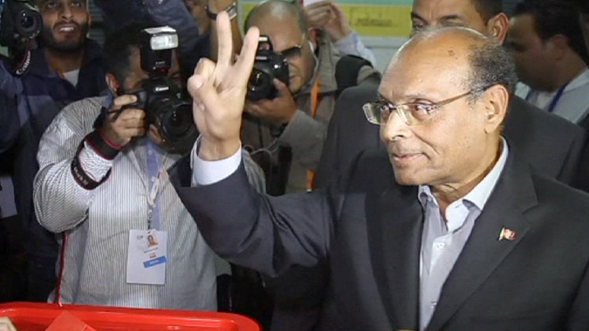 سبسی و مرزوقی به دور دوم انتخابات تونس راه یافتند