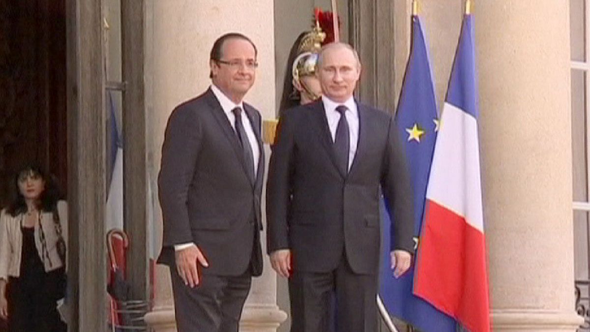 فرنسا تؤجل تسليم حاملة المروحيات ميسترال الى روسيا