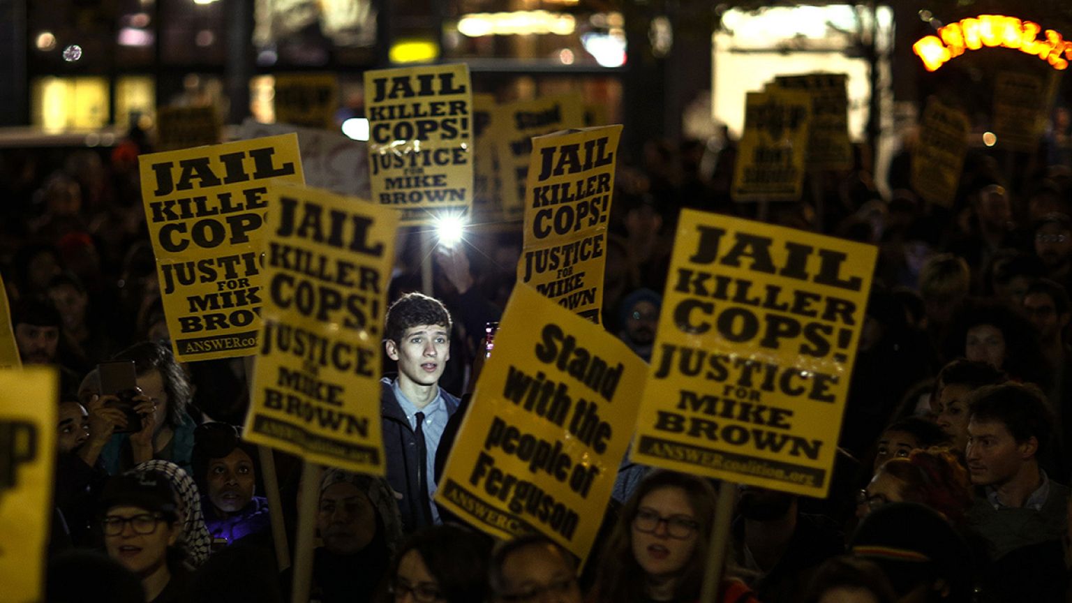 La tension reste vive à Ferguson et dans tous les Etats-Unis.