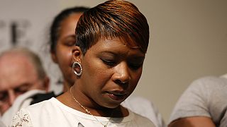 Ferguson'da vurulan siyahi gencin annesi sessizliğini bozdu